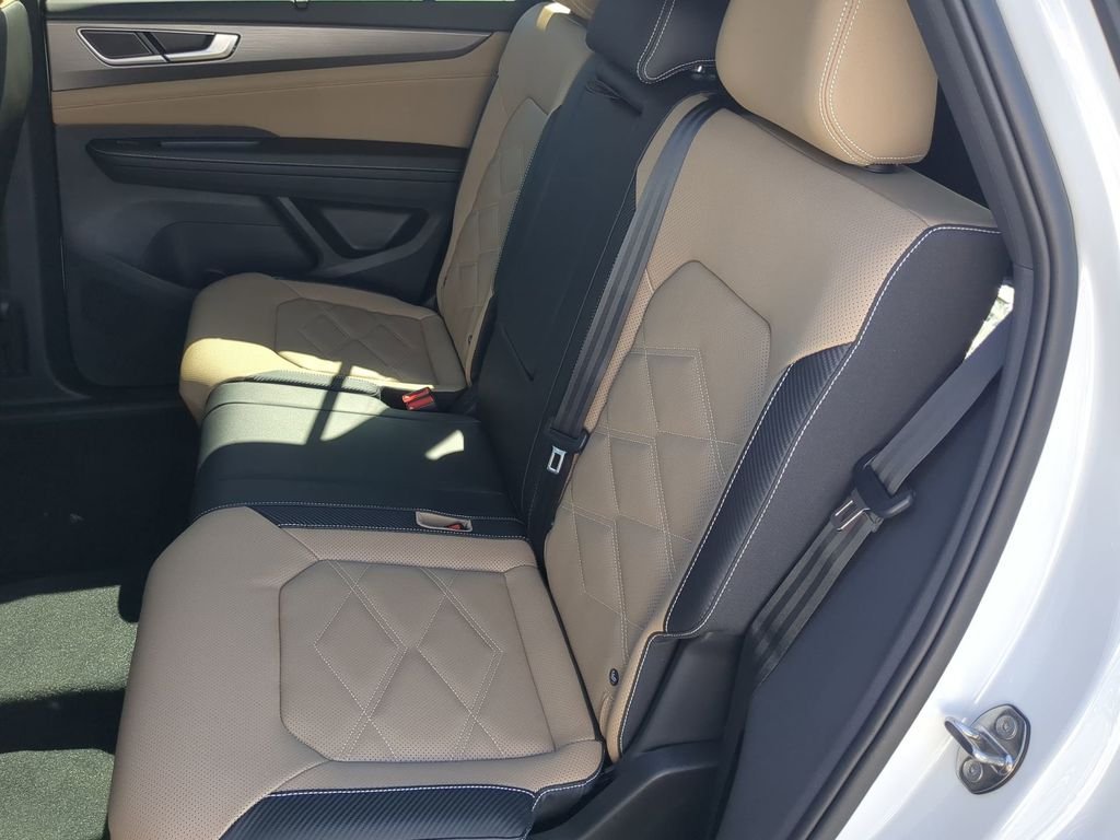 New 2026 White/off-white Volkswagen 2.0T SE w/Technology image 18