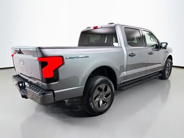 Used 2024 Gray Metallic Ford XLT image 7