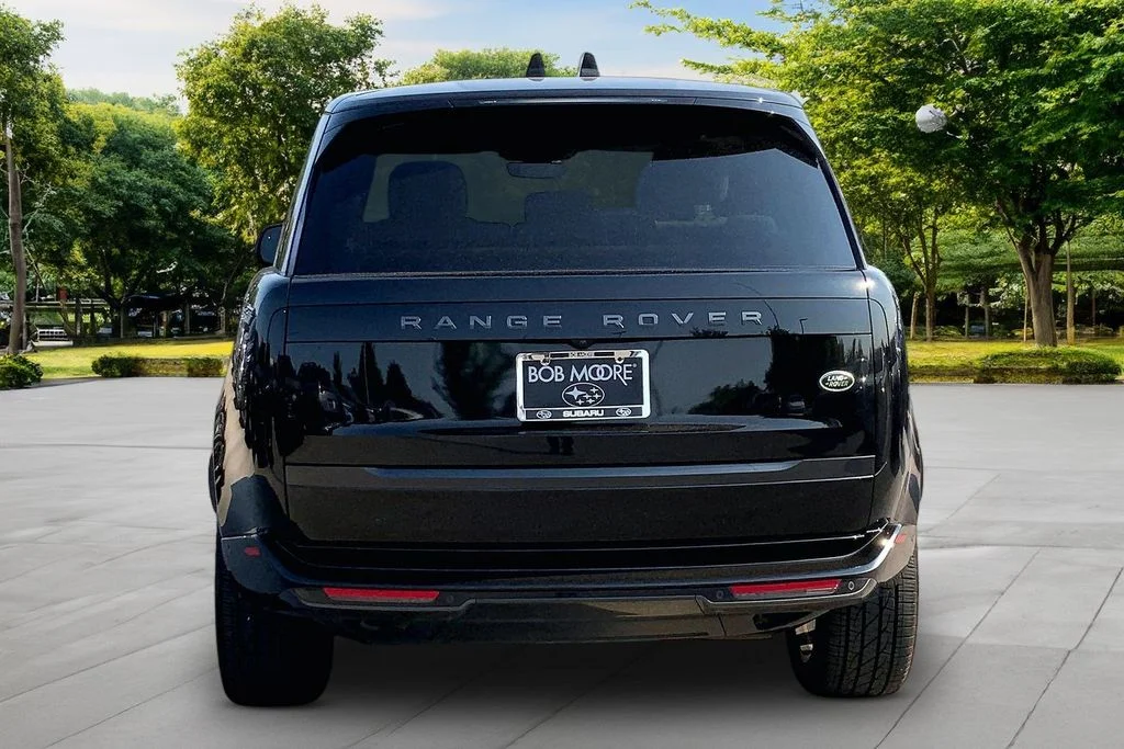 Used 2023 Black Land Rover SE image 5