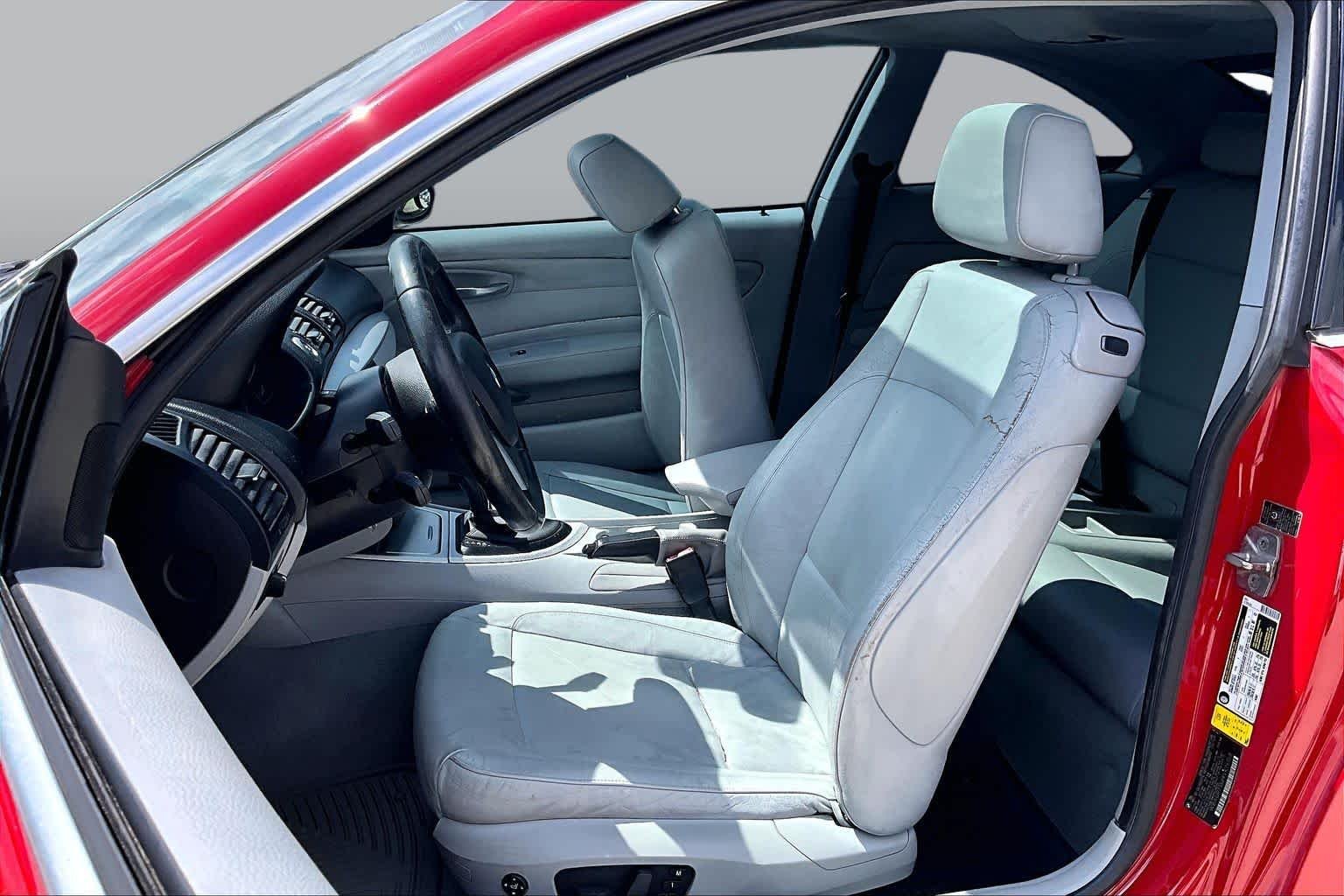 Used 2009 Alpine White BMW 128i image 7