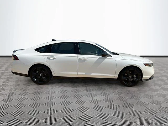 Used 2024  Honda Sport-L image 8