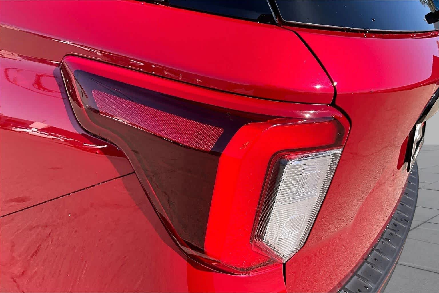 Used 2022 Rapid Red Metallic Tinted Clearcoat Ford ST image 29