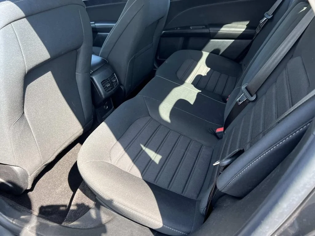 Used 2020 Gray Ford SE image 10