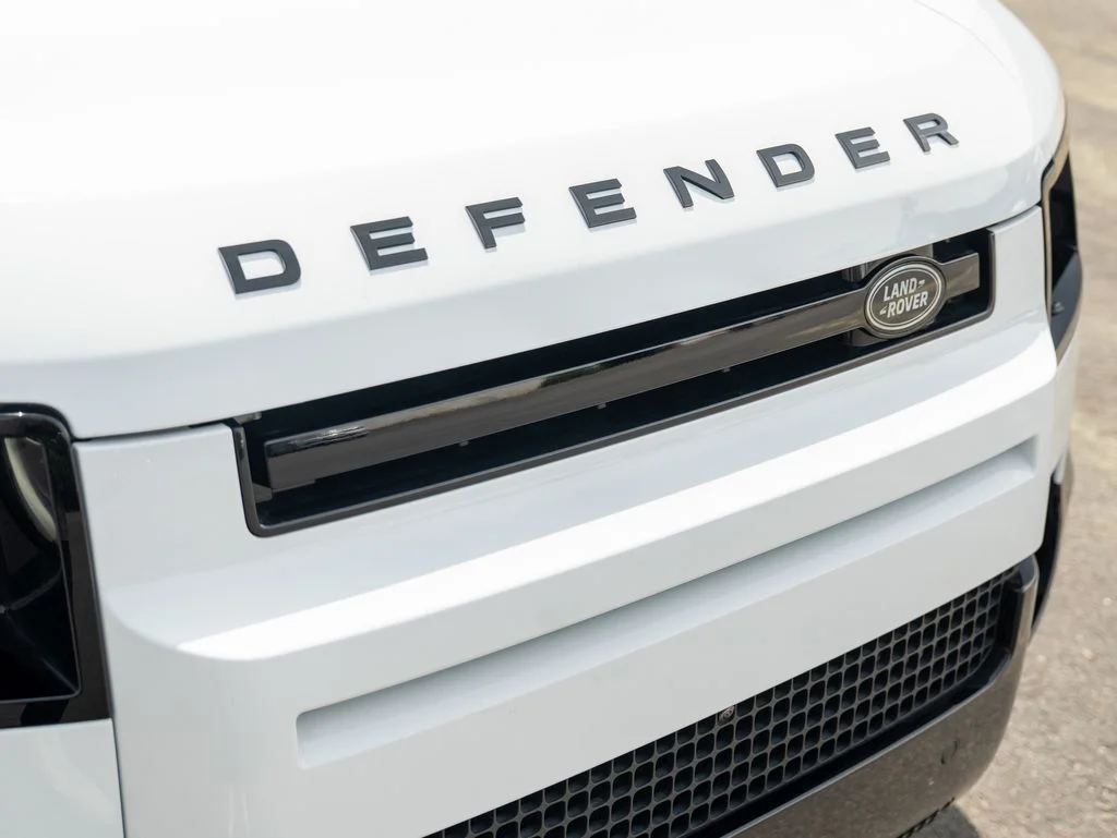 2026 Land Rover Defender V8 - Photo 15