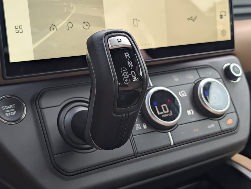 New 2026 Carpathian Grey Land Rover X-Dynamic SE image 18