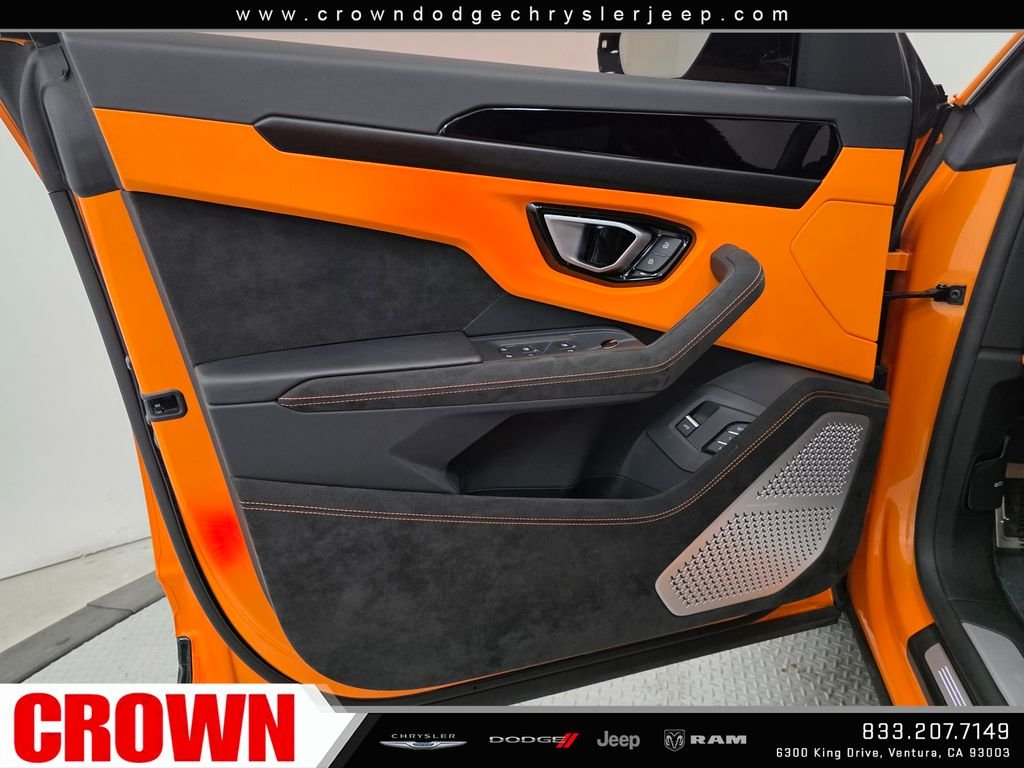 Used 2024  Lamborghini S image 35