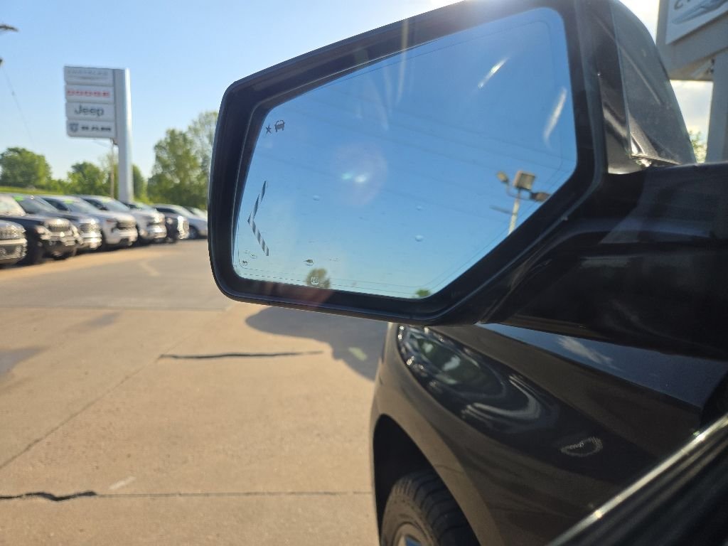 Used 2018 Gray Chevrolet Premier image 28