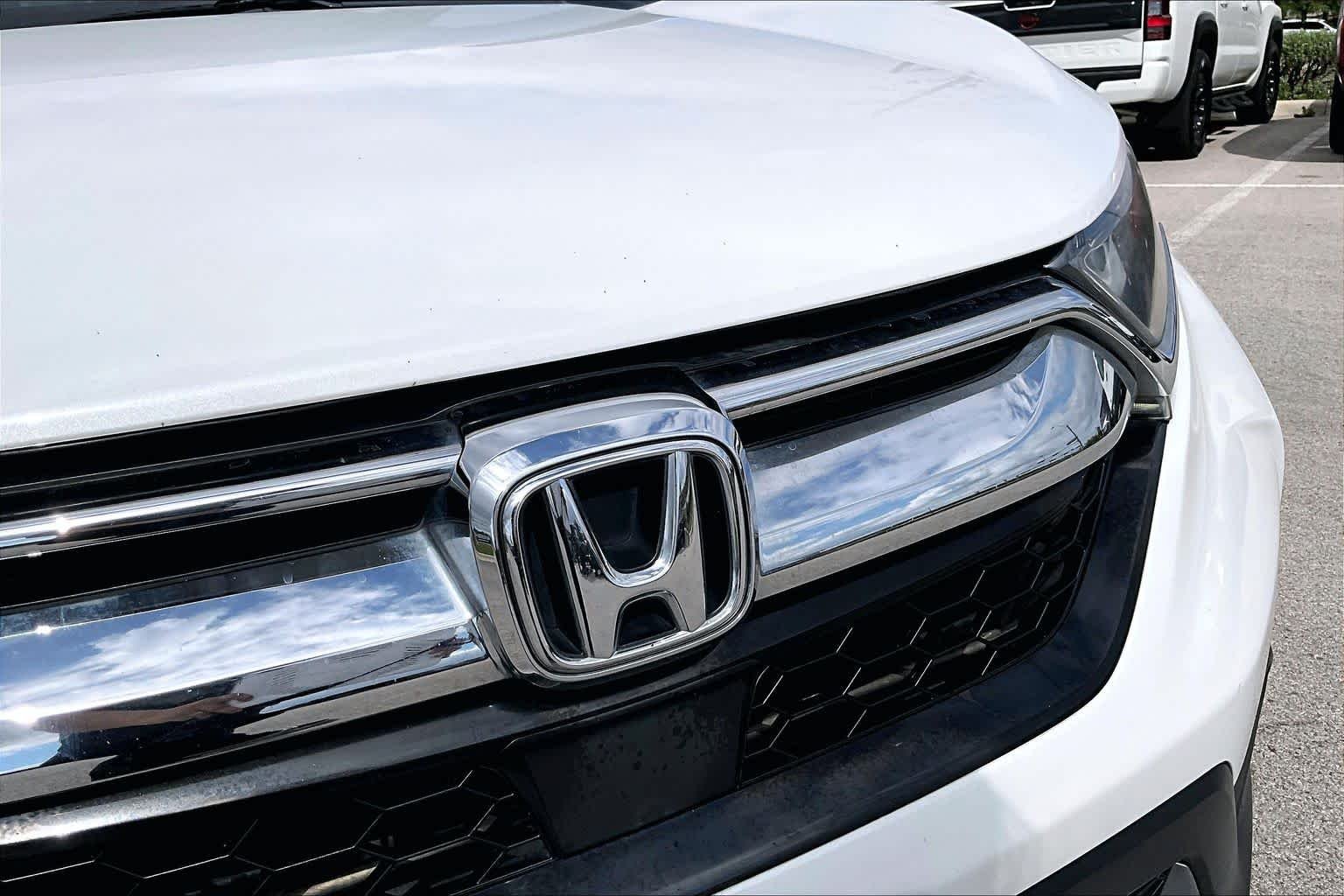 Used 2019 Platinum White Pearl Honda EX-L image 30