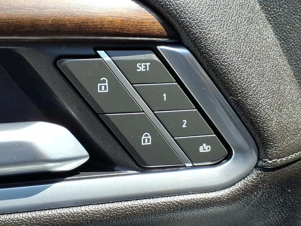 Used 2025 Beige Chevrolet High Country image 17