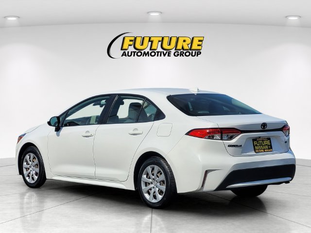 Used 2022 White Toyota LE image 7