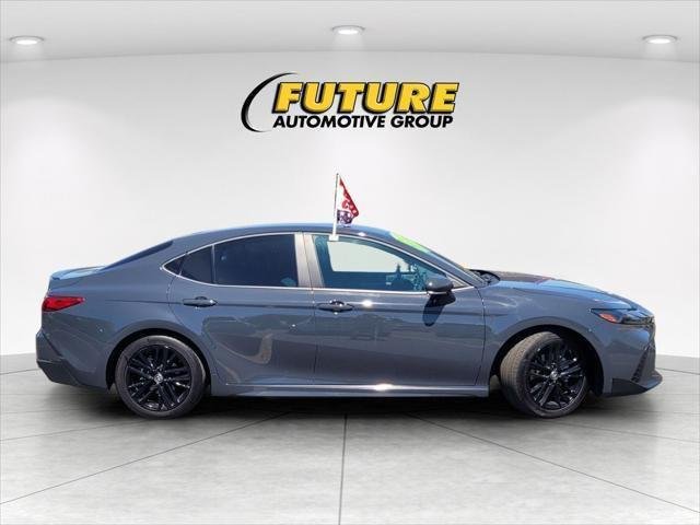 Used 2025 Gray Toyota SE image 4