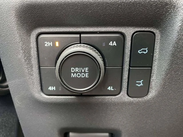 New 2025 White Ford Platinum image 21