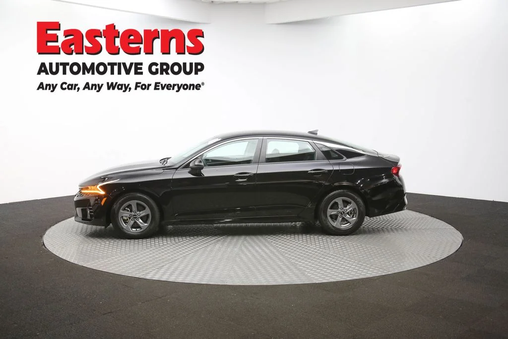 Used 2024 Gray Nissan SV image 59