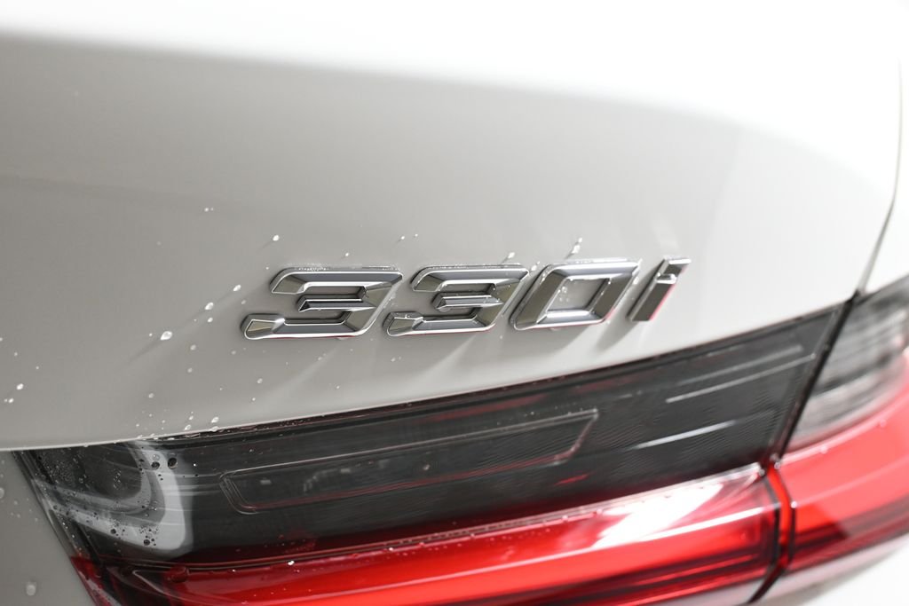 Used 2026 Alpine White BMW 330i xDrive image 39