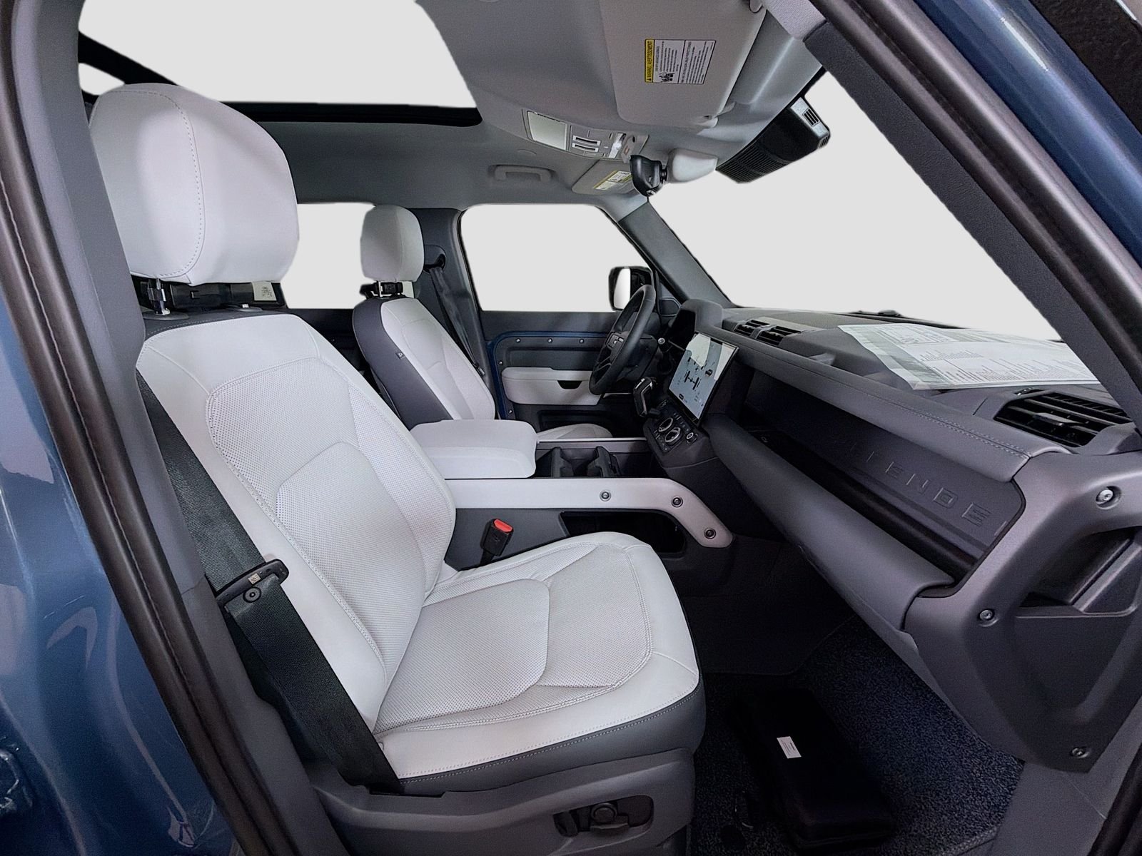 New 2026 Tasman Blue Land Rover X-Dynamic SE image 33