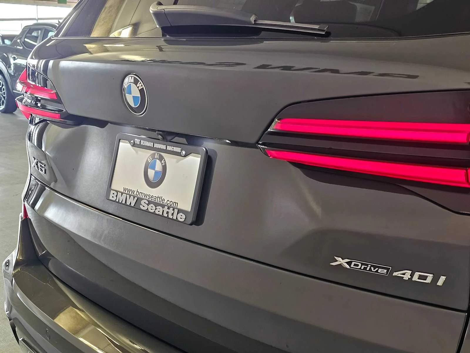 New 2026 Dravit Grey Metallic BMW xDrive40i image 7