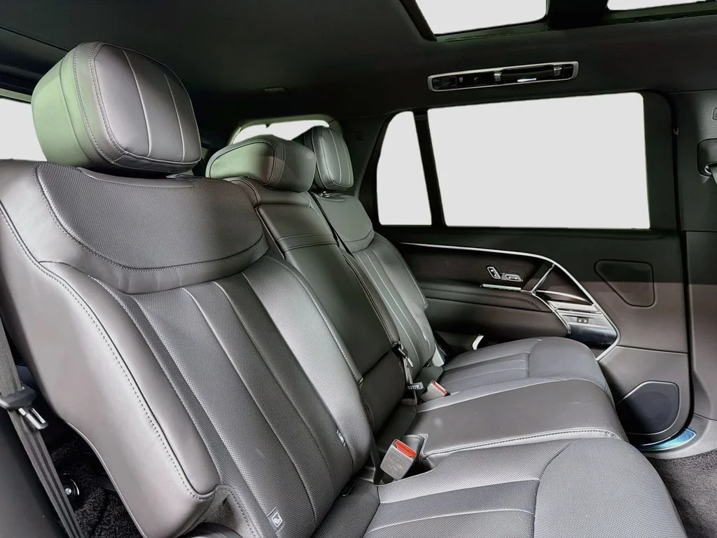 New 2026 Varesine Blue Land Rover SE 7 Seats image 29