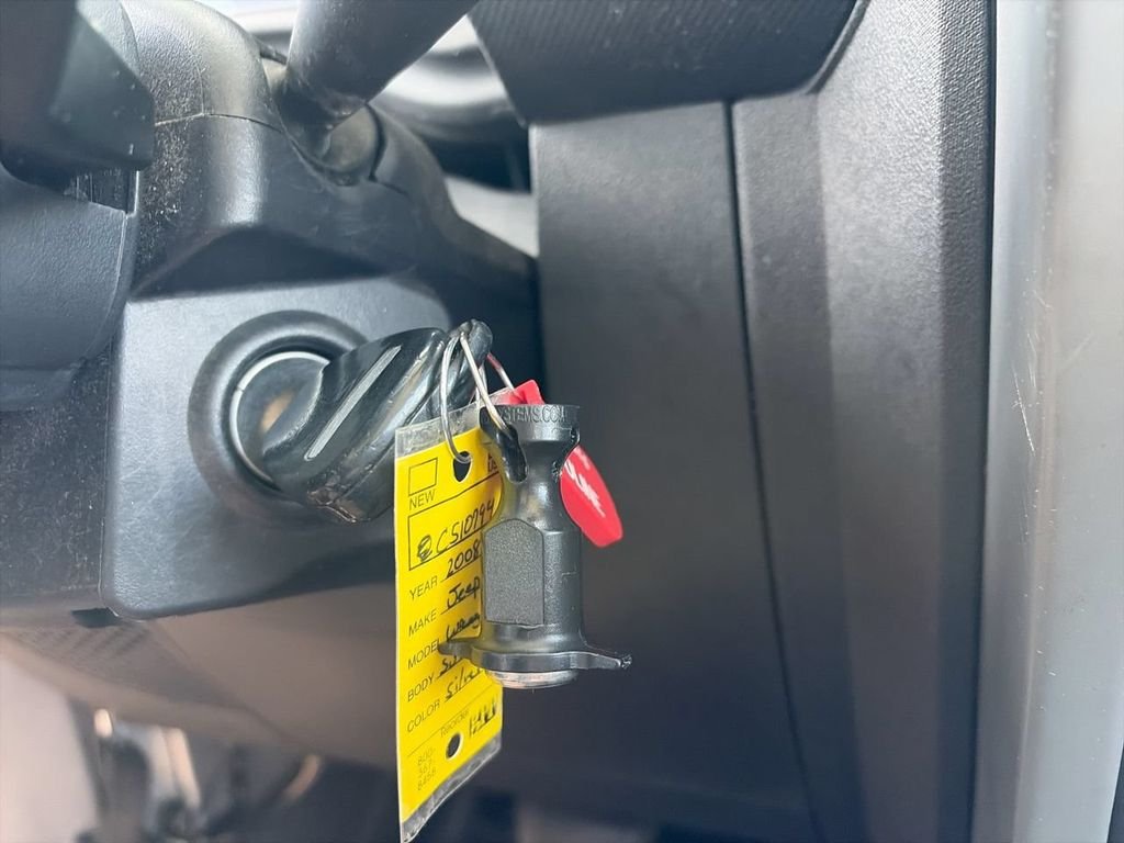 Used 2008 Silver Jeep Unlimited X image 20