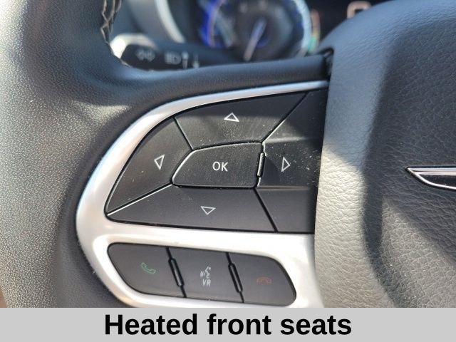 Used 2023 Bright White Clearcoat Chrysler Touring L image 11