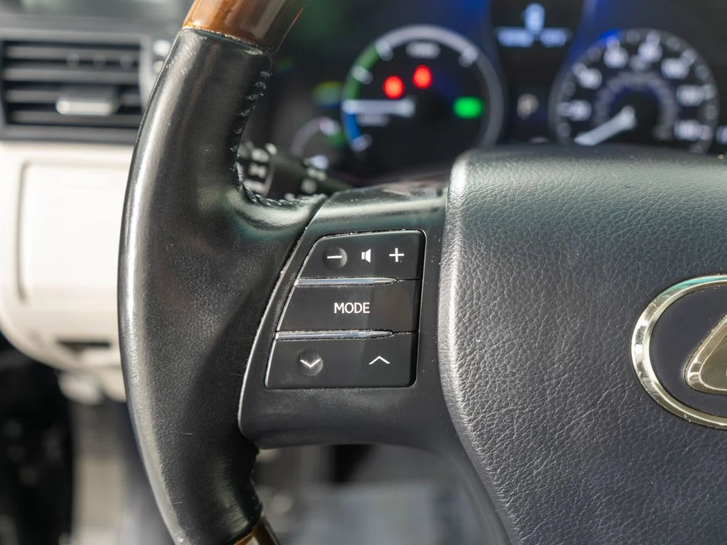 Used 2012 Black Lexus 450h image 16