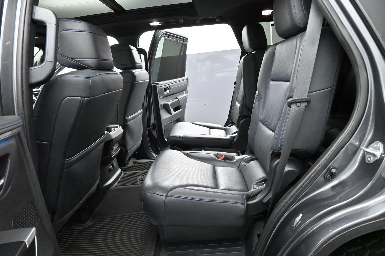 Used 2023 Magnetic Gray Metallic Toyota Platinum image 37