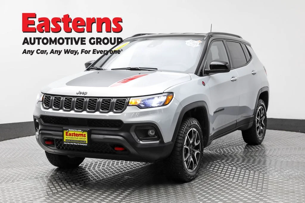 Used 2024 Silver Jeep Trailhawk image 1