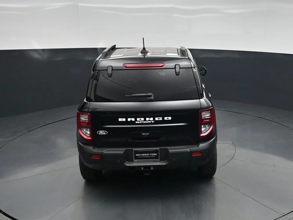 New 2026 Shadow Black Ford Badlands image 38