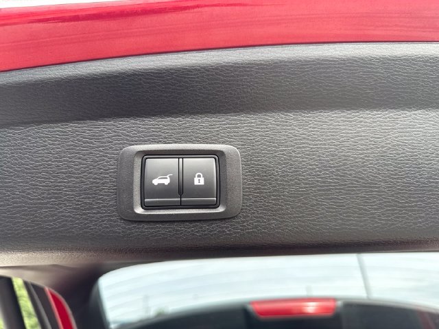Used 2025  Mitsubishi SE image 20