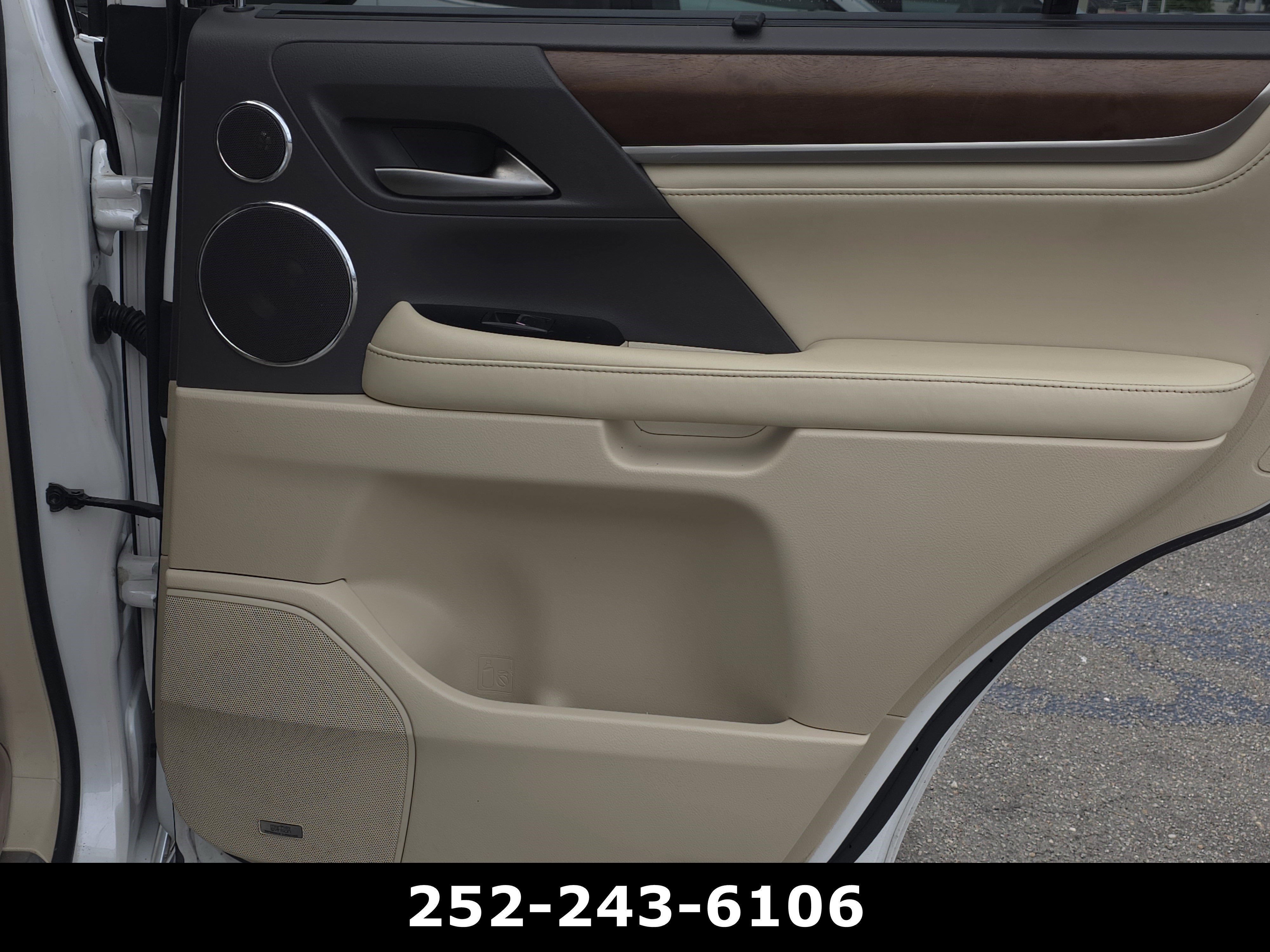 Used 2016 Starfire Pearl Lexus 570 image 51