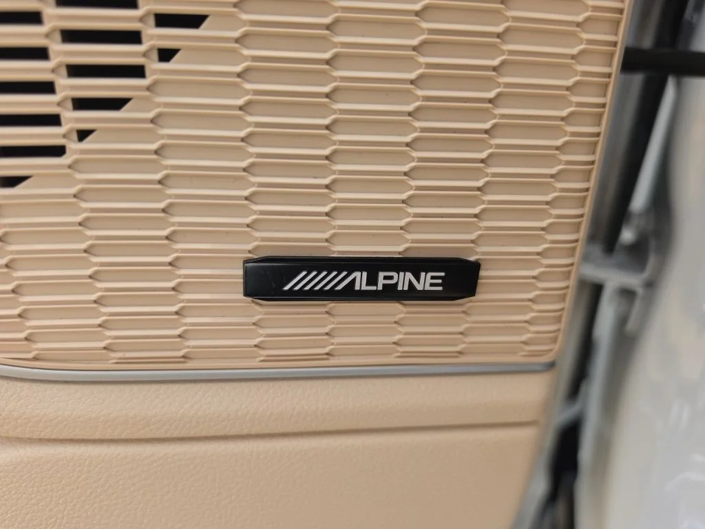 Used 2021 White Jeep Limited image 22