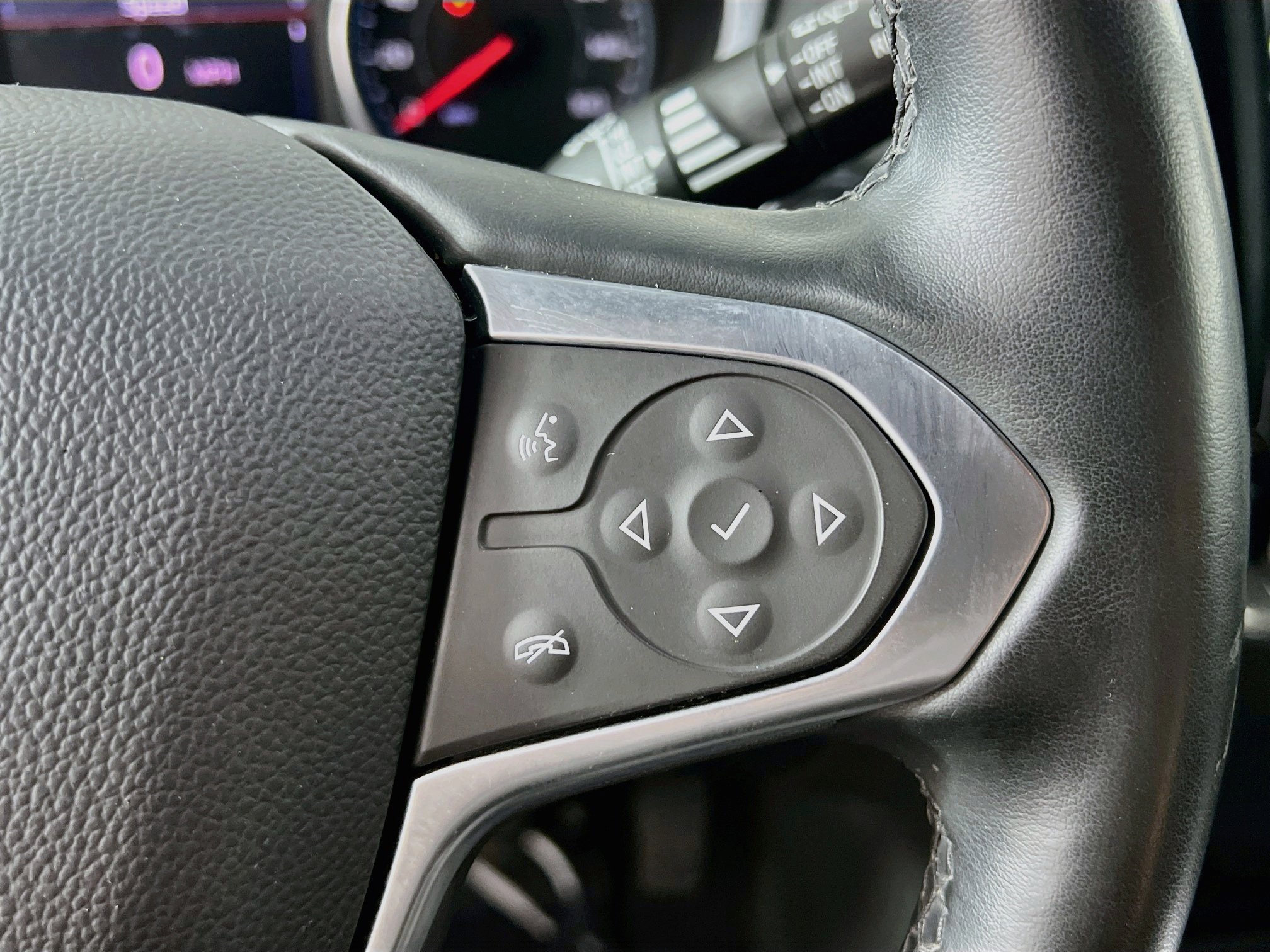 Used 2023 Northsky Blue Metallic Chevrolet LT CLOTH image 32