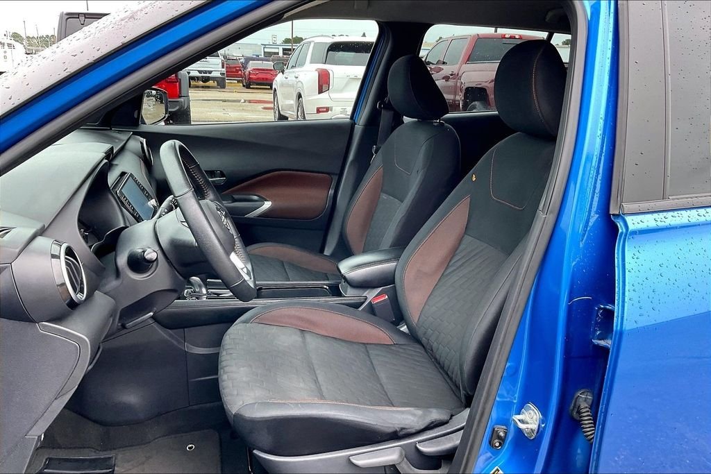 Used 2023 Blue Nissan SR image 18