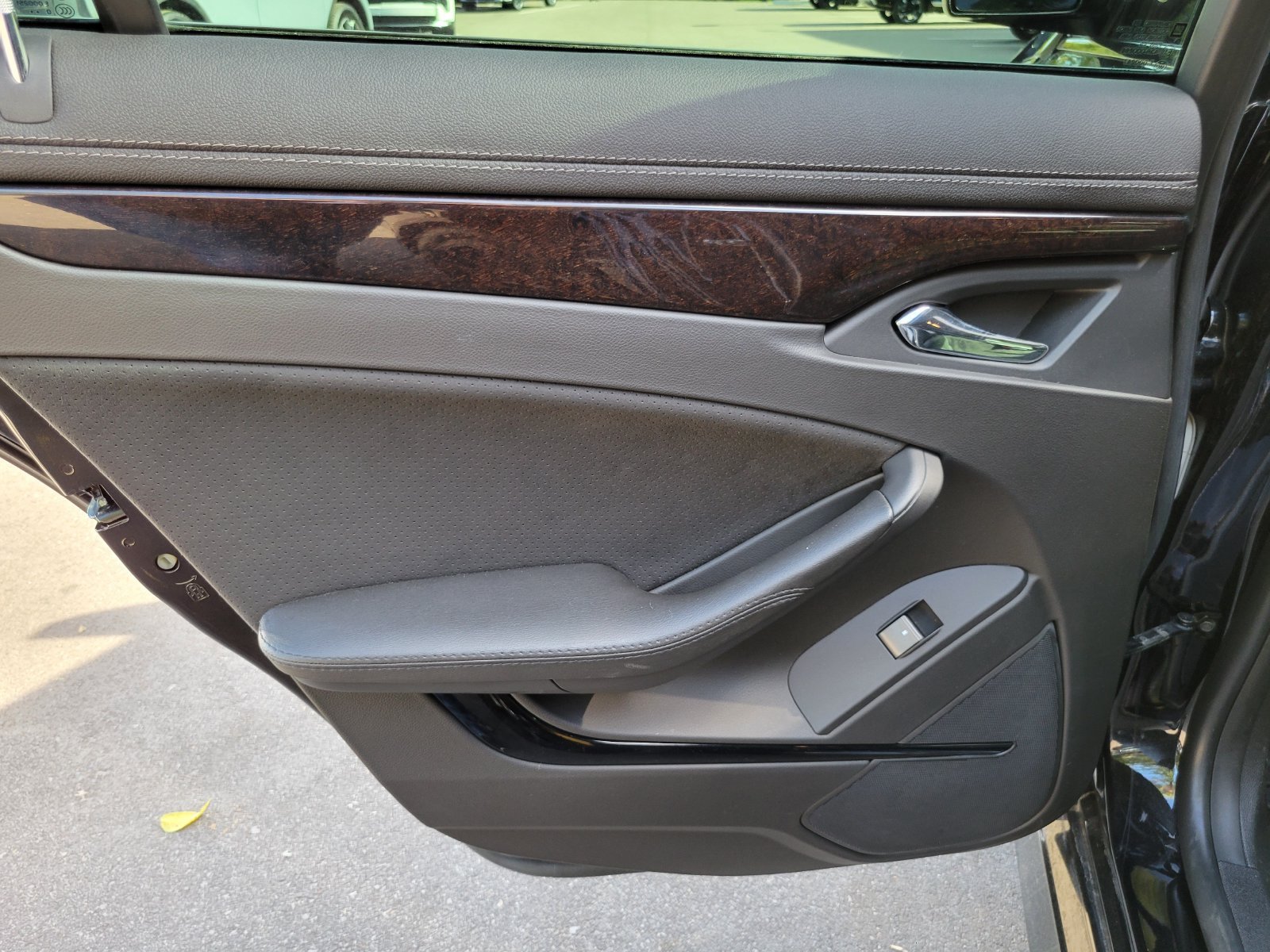 Used 2011 Black Cadillac Base image 30
