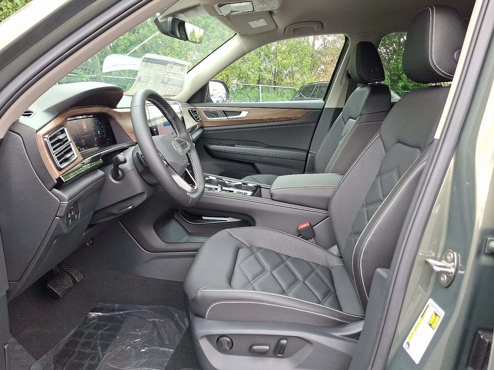New 2026 Avocado Green Pearl Volkswagen 2.0T SE with Technology image 10