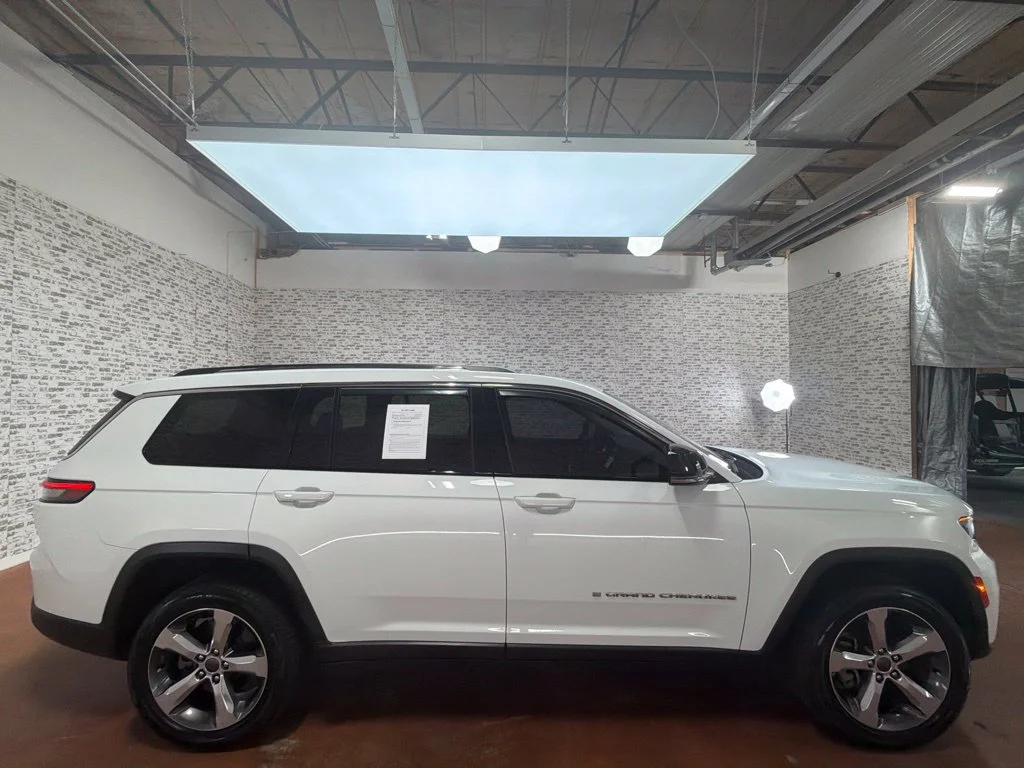 Used 2021 Bright White Clearcoat Jeep Limited image 8