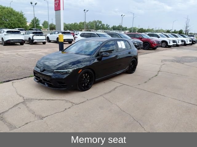 Used 2025  Volkswagen 2.0T image 8