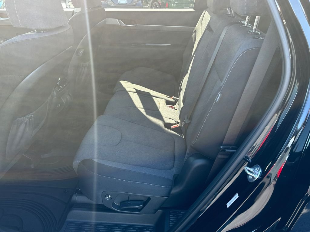 Used 2025 Black Hyundai SE image 20