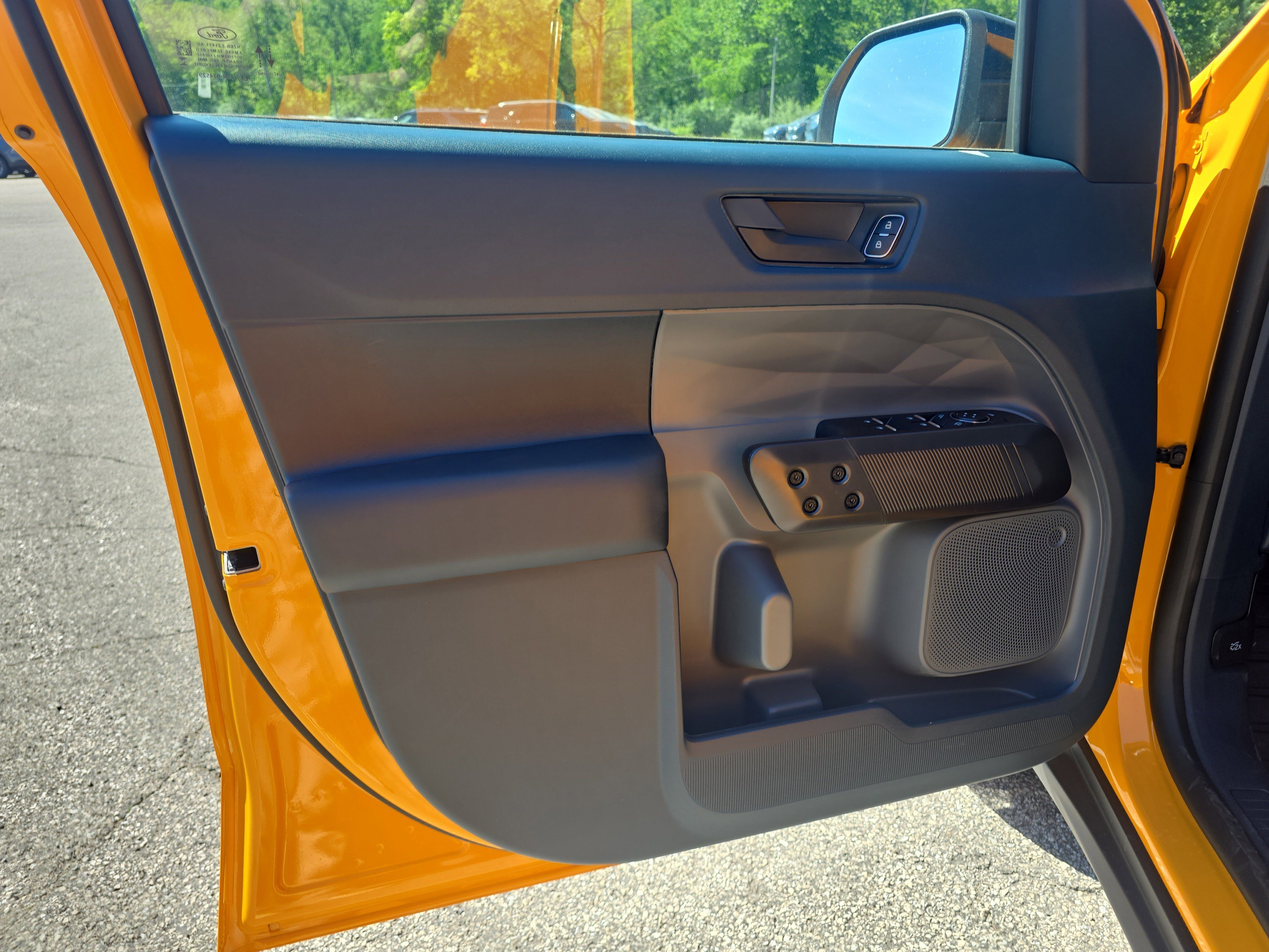 New 2026 Orange Fury Metallic Tri-Coat Ford XLT image 9