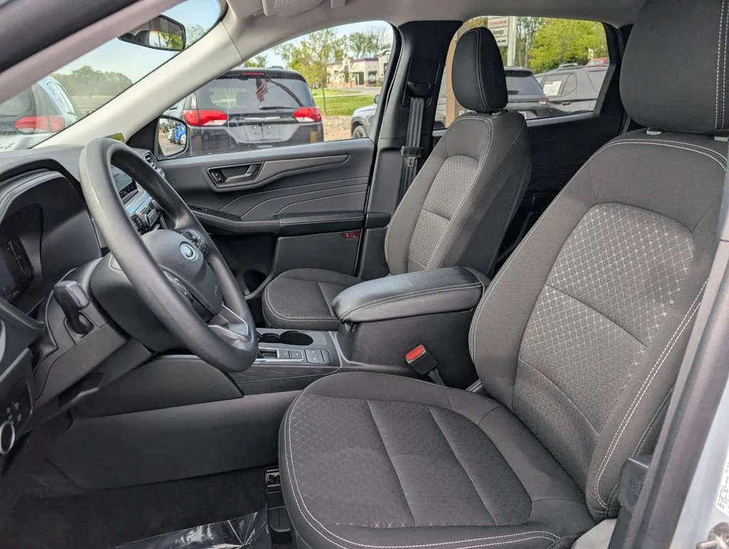 Used 2025 Silver Ford Active image 13