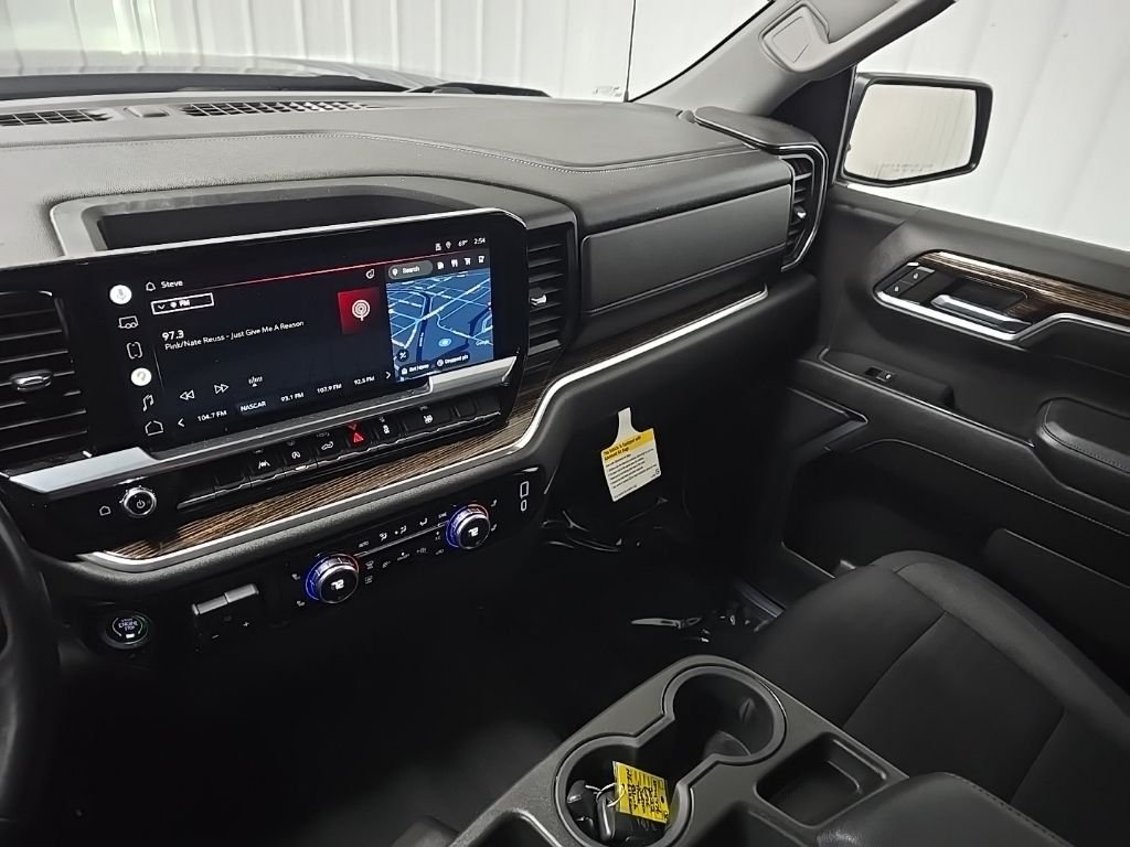 Used 2022 Silver GMC Elevation image 25