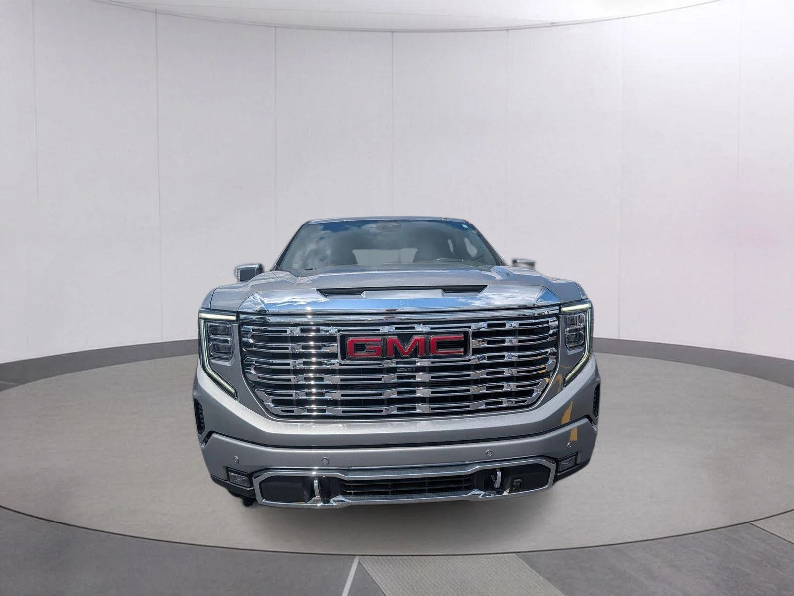 Used 2024 Sterling Metallic GMC Denali image 12