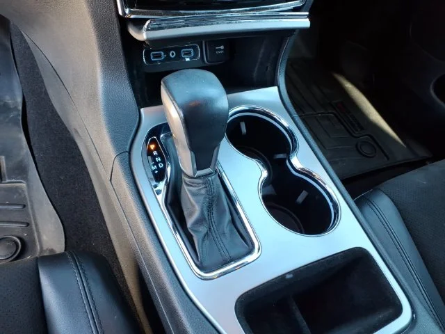 Used 2021 White Jeep Laredo X image 29