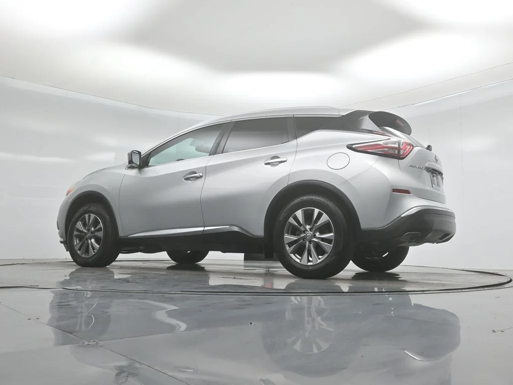 Used 2016 Silver Nissan SL image 46