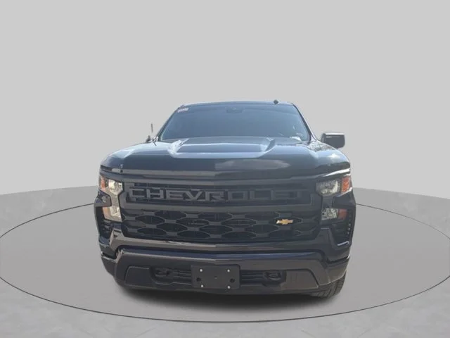 Used 2023 Gray Chevrolet Custom image 8