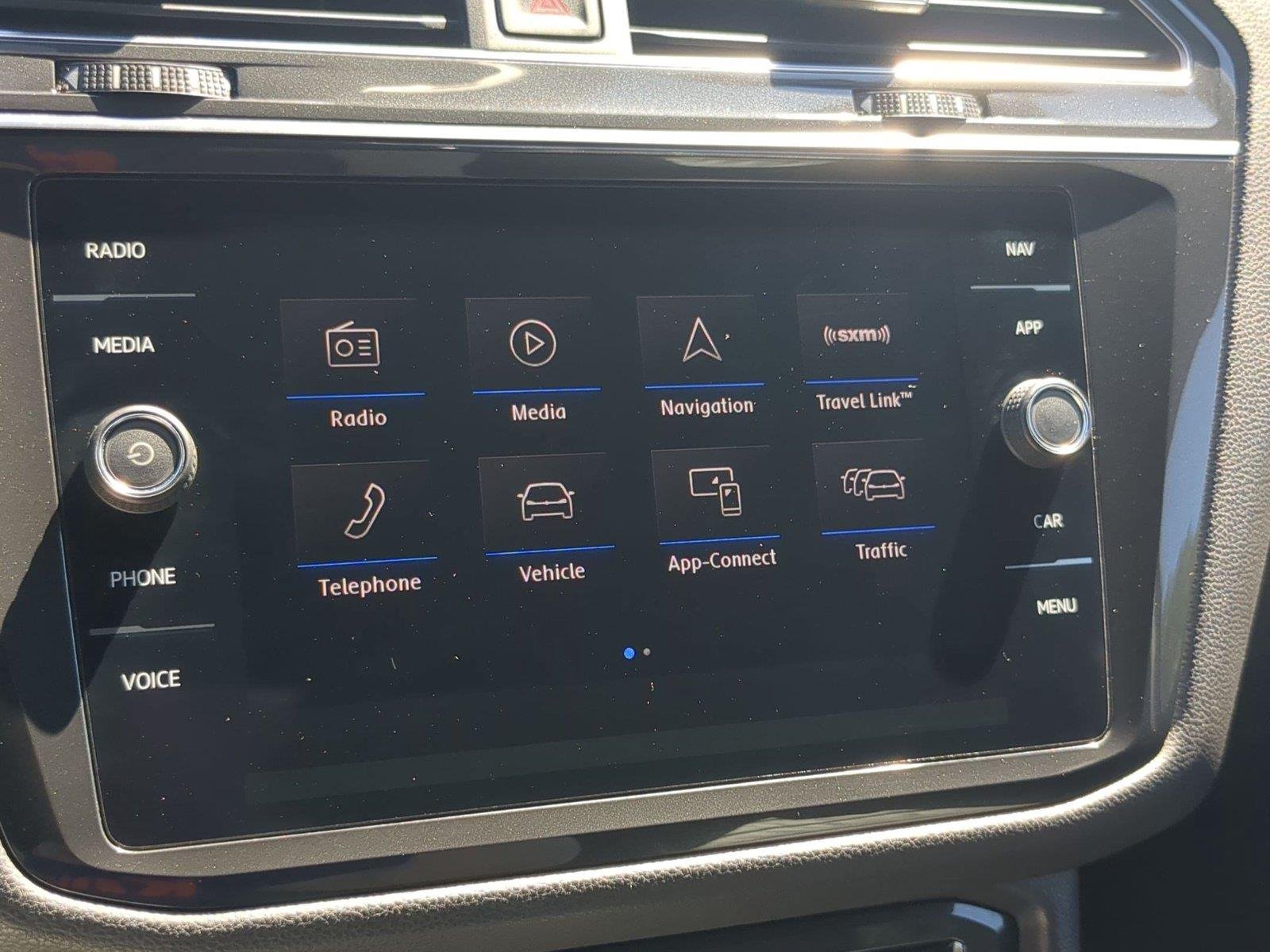 Used 2018 BLUE VOLKSWAGEN  image 21