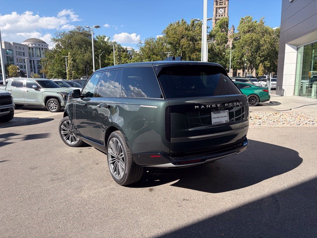 Used 2026 Belgravia Green Metallic Land Rover SE image 5