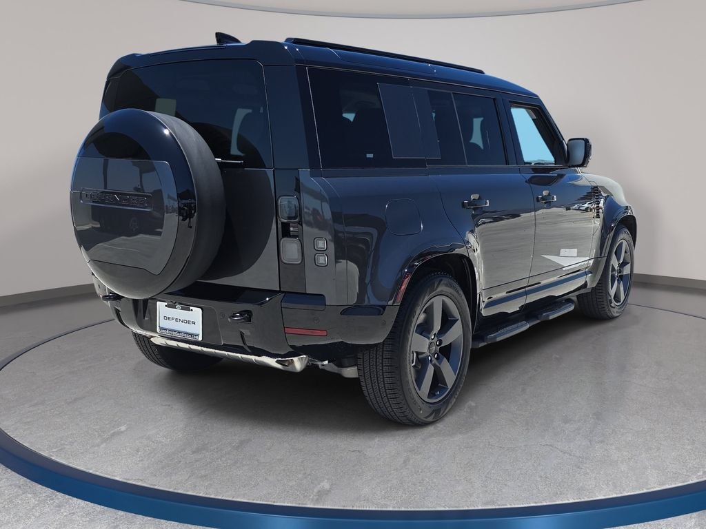 New 2026 Carpathian Grey Land Rover X-Dynamic SE image 5