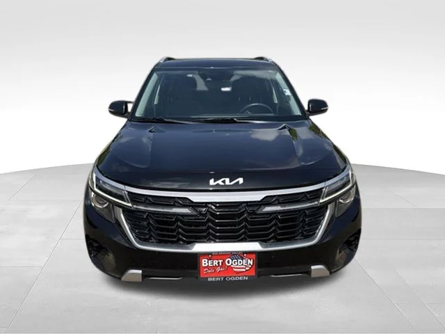 Used 2024 Black Kia S image 2
