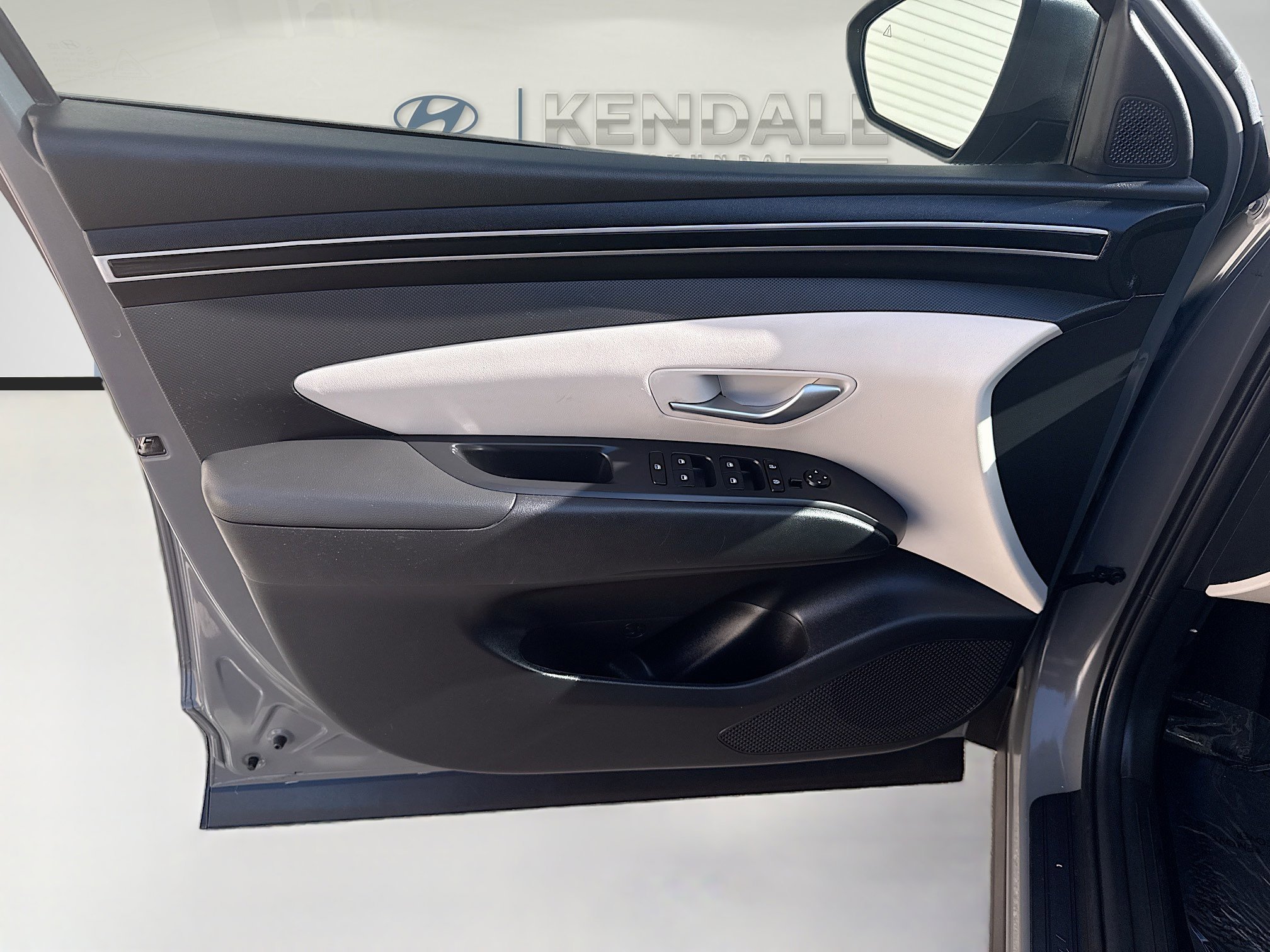 Used 2024 Hampton Gray Hyundai SE image 17