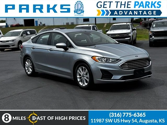 Used 2020 Silver Ford SE image 1